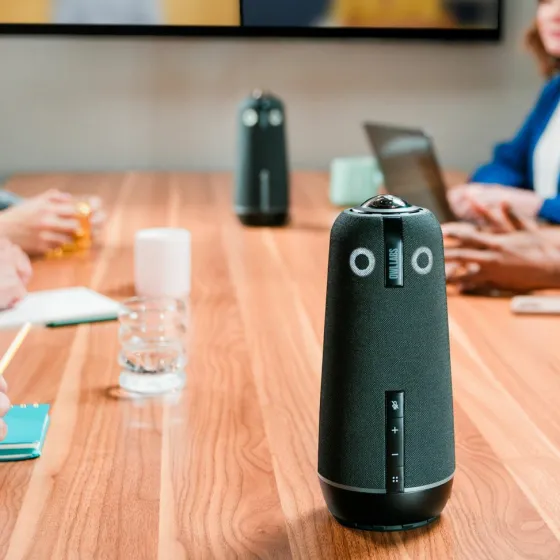Owl Labs Meeting Owl 4+ - Caméra de conférence, 3840 x 2160 4K UHD, 64 MP, 30 fps, 360°
