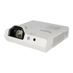Panasonic LCD Videoprojecteur 3 300 ANSI Lumen