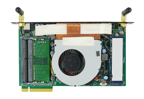 PC embarqué OPS slot-in iiyama SDM31201BC-1L, Intel Core i3, 8GB RAM, 256GB SSD, Windows 11