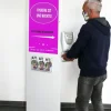 PeTa Safety Stand préparé pour un écran de 49 pouces