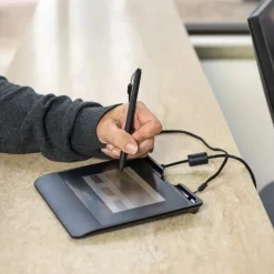 Wacom STU-540 Kit de signature comprenant un pavé de signature, un stylo et le logiciel Sign Pro PDF pour Windows