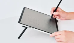 Wacom support pliable pour les écrans interactifs One et Movink